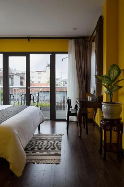 발코니가 있는 스튜디오 — Centraltique Downtown - Bespoke Colonial House Near Hoan Kiem Lake